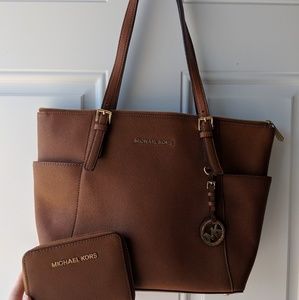 Michael Kors Jet Set Tote